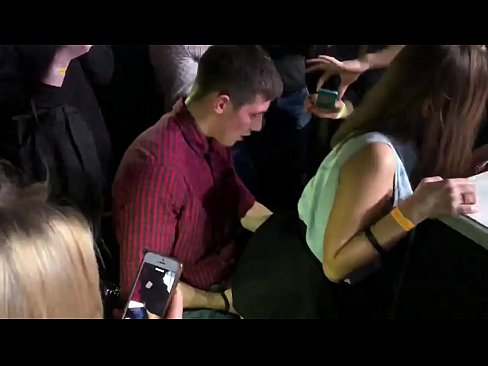 ❤️ Echte seks yn in Russyske nachtclub. 18-jierrich Russysk famke yn 'e anus en fagina neukt yn in nachtclub ️❌ Anale fideo op fy.porngifmag-com.ru ❌❤